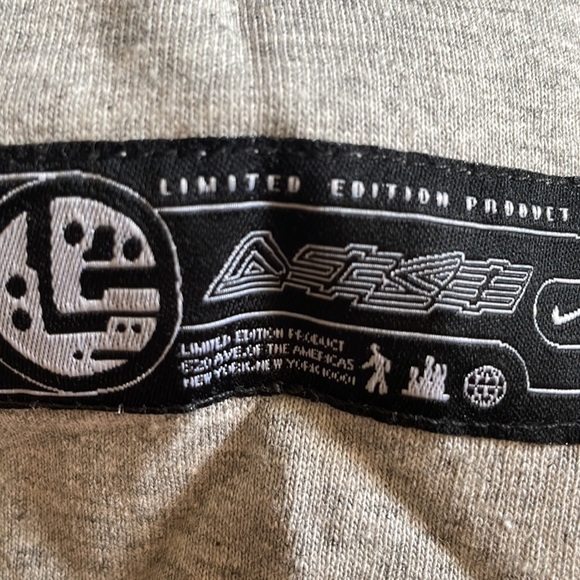 Nike XXXL Limited Edition Long Sleeve T Shirt - Picture 4 of 6